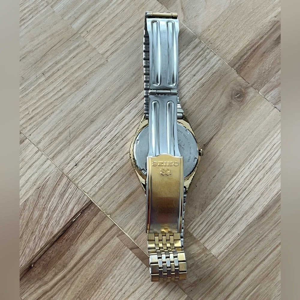 Seiko SQ Vintage Men’s Watch Gold Bracelet, Dial, Case, Day Date New Crystal